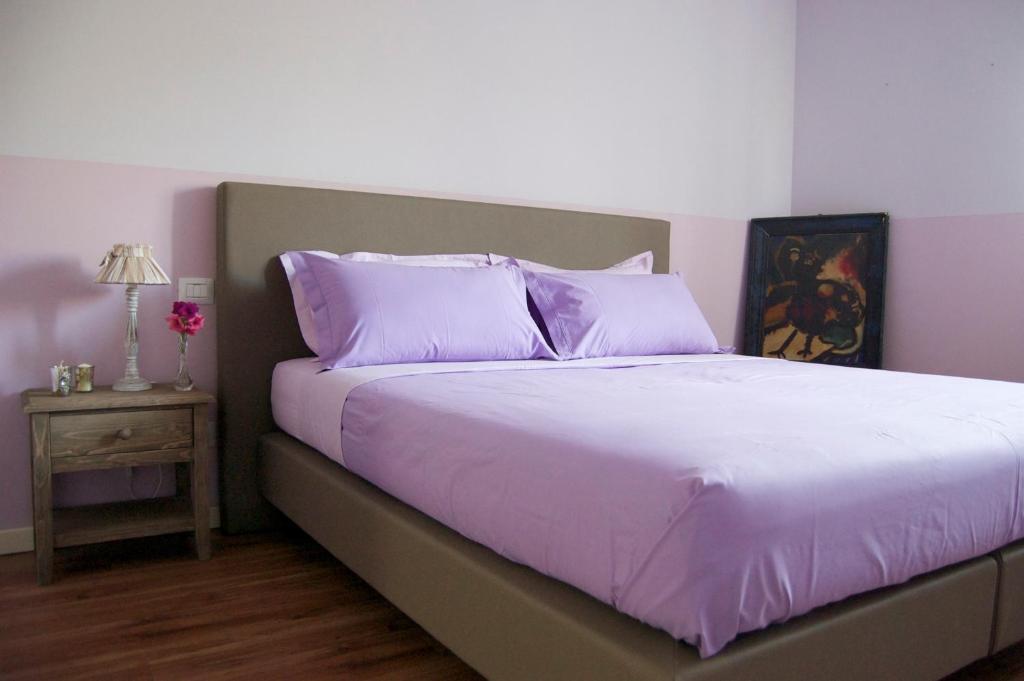 B&B Mario & Mario Trezzo Tinella Δωμάτιο φωτογραφία
